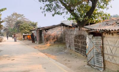 आधार कार्ड व जन्म प्रमाणपत्र के कारण पढ़ाई छोड़ रहे बिहार के हजारों बच्चे 