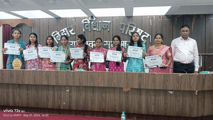 मीडिया कंपनियों की पत्रकारिता को ‘मुख्यधारा’ कहना बंद कीजिए : अनिल चमड़िया